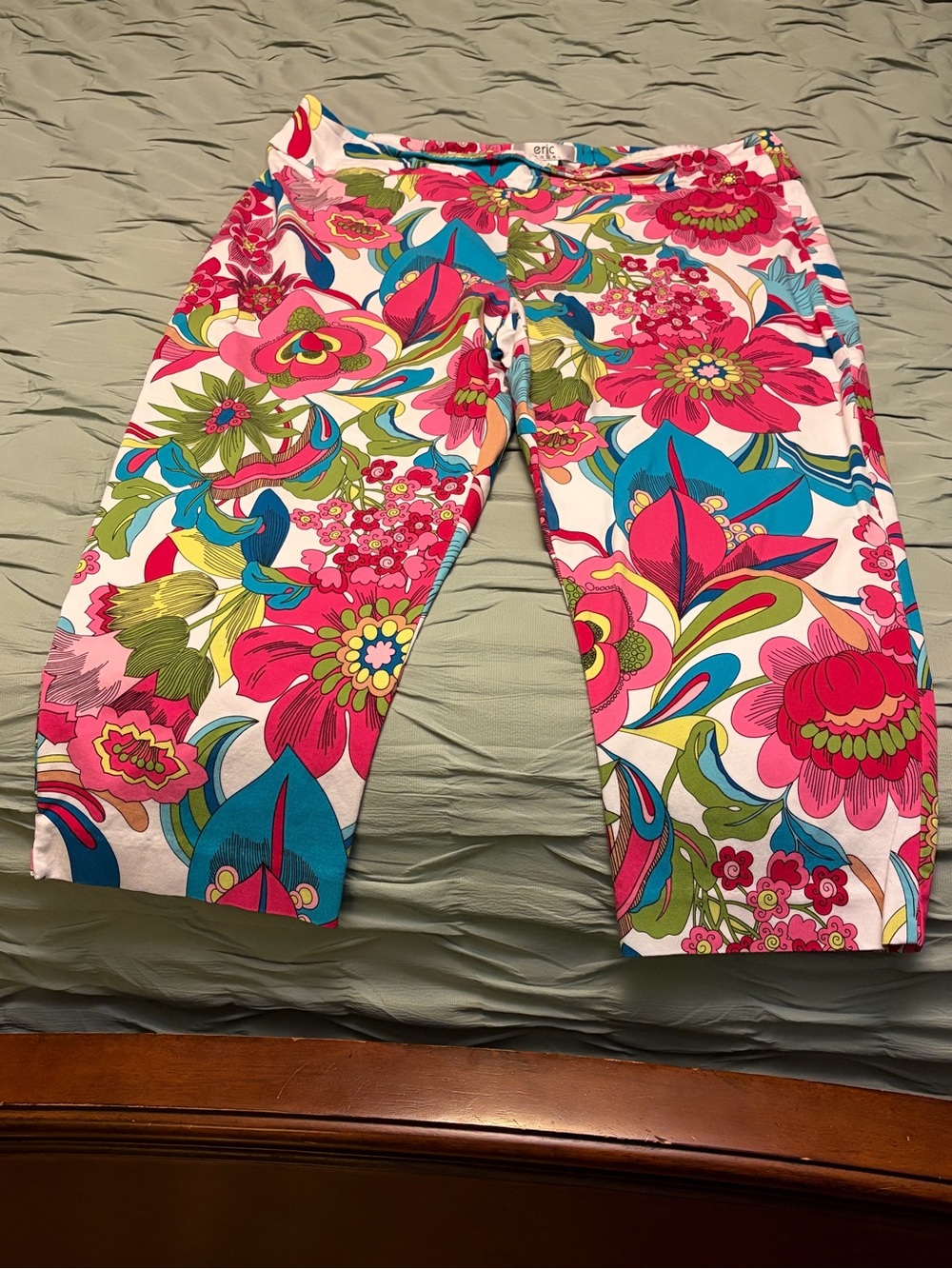 Bright Floral Capri Pants in Pink Multi - Women
